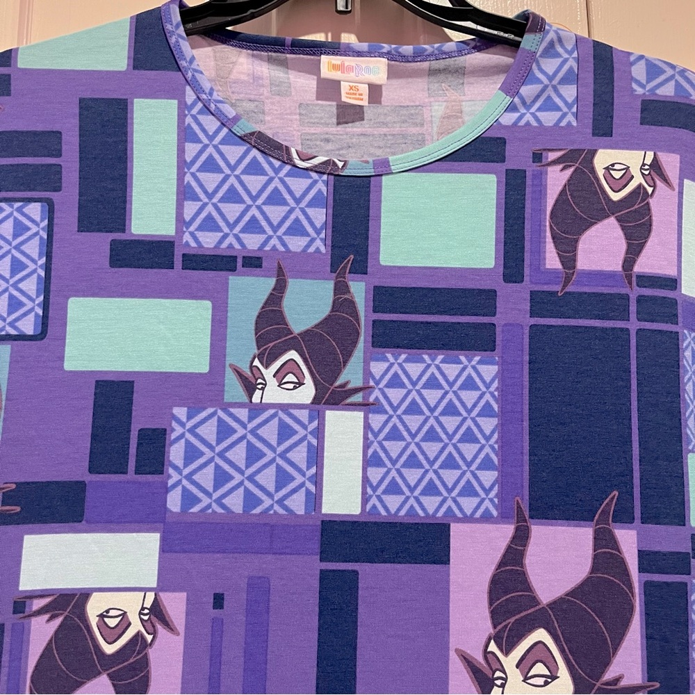 LuLaRoe Disney Maleficent Irma Top Size XS Villians - Picture 2 of 4